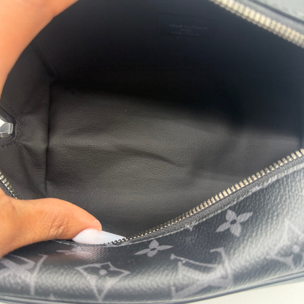 Louis Vuitton Monogram Eclipse toiletry Bag￼