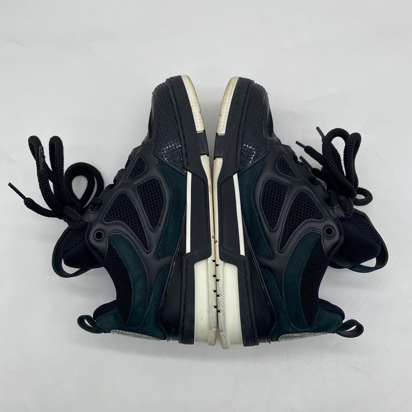 Louis Vuitton Black/White Sneakers