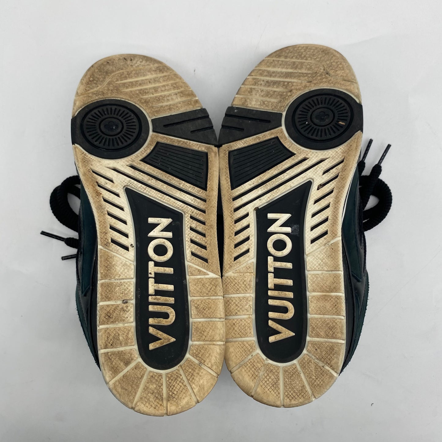 Louis Vuitton Black/White Sneakers